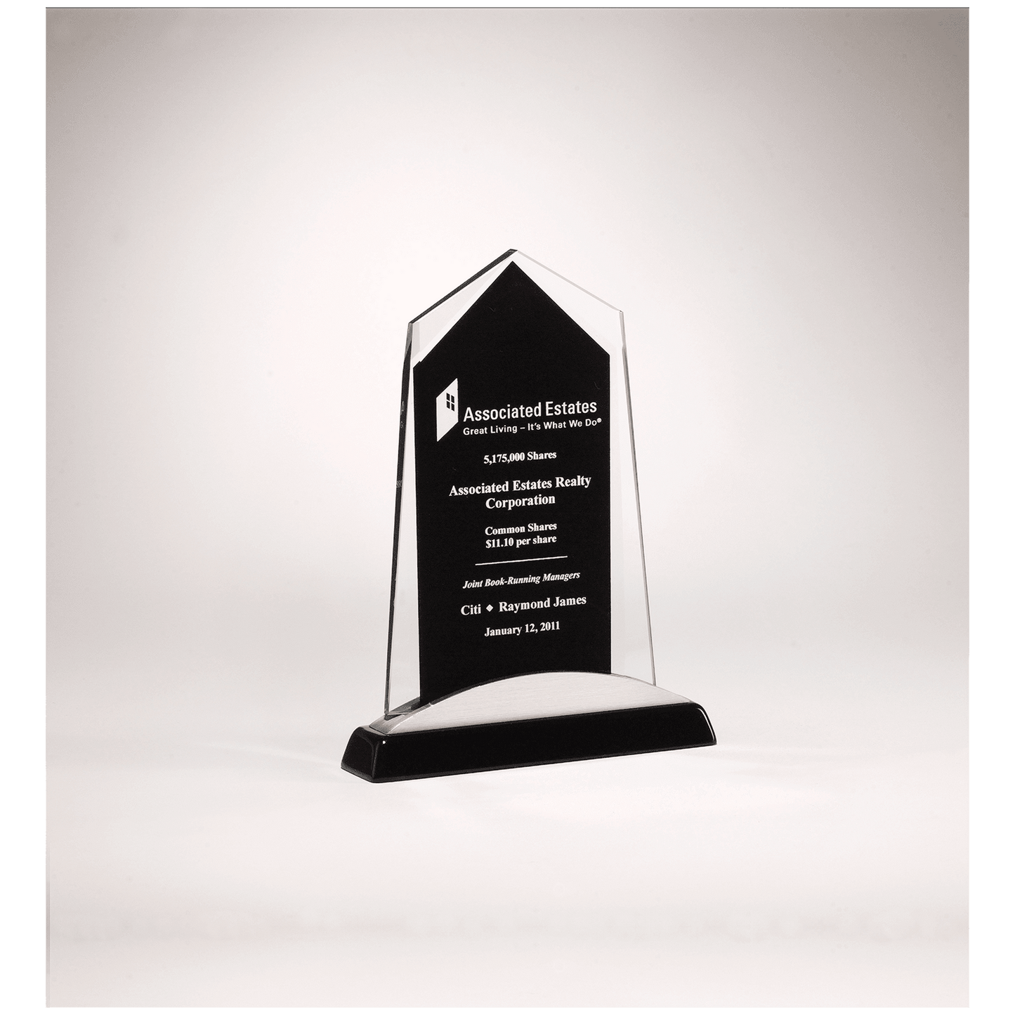 6 5/8" x 7 7/8" Apex Series Glass Award, Black Piano Finish Base with Silver Aluminum Accent