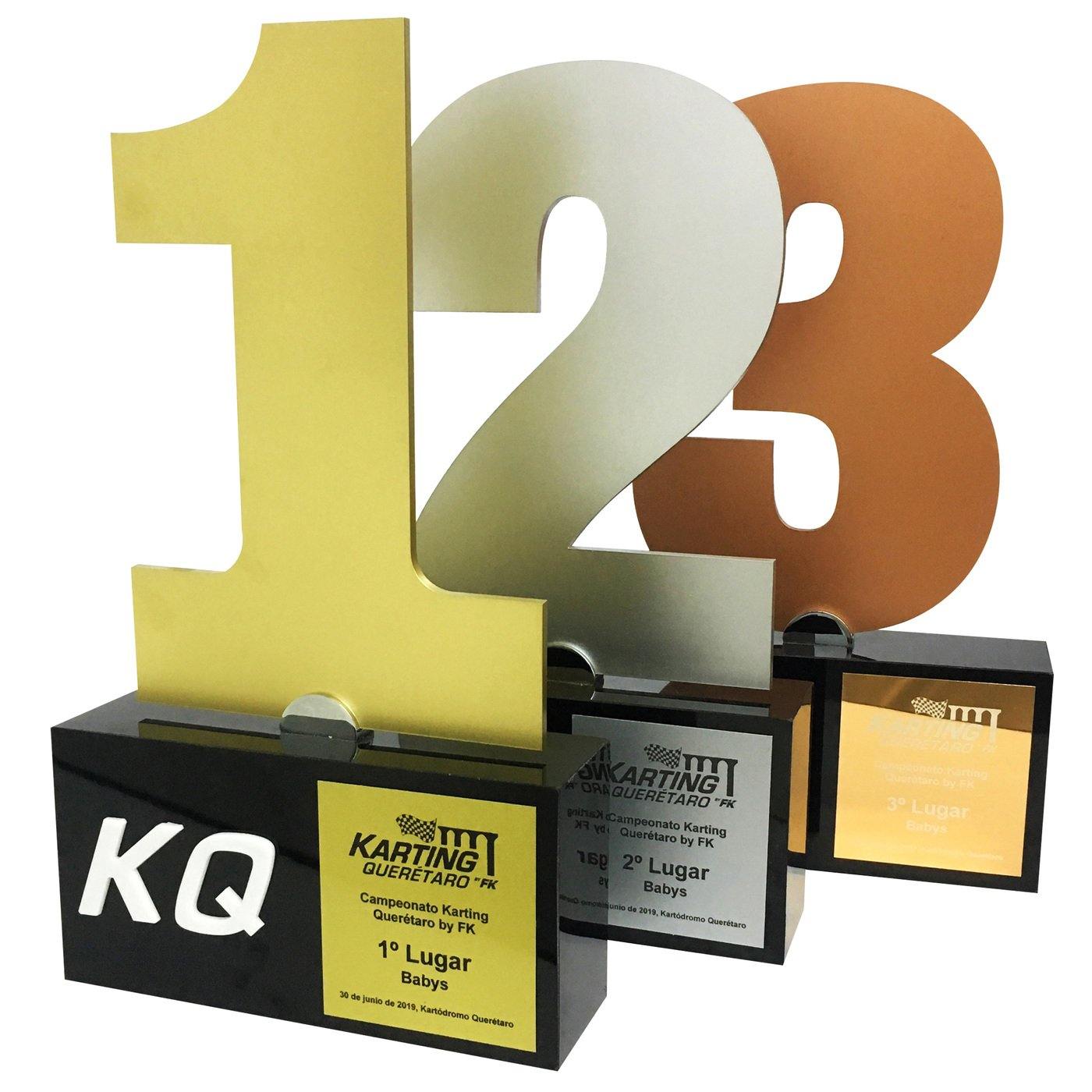 DMT099. Trofeo De Acrílico. - El Número UNO