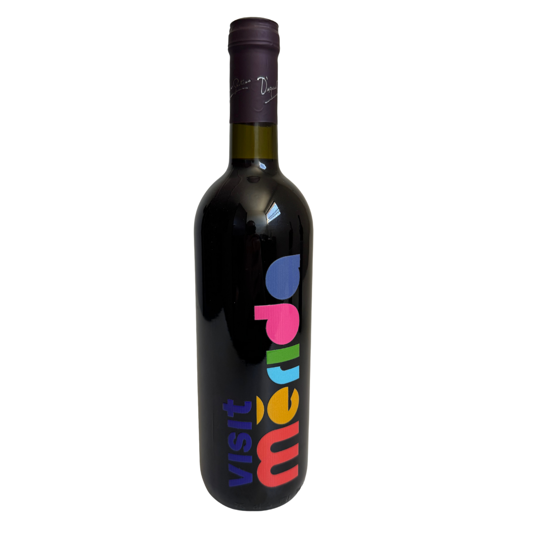REG120. Botellas Logo en Etiqueta con Relieve (Múltiplos de 12 Piezas)