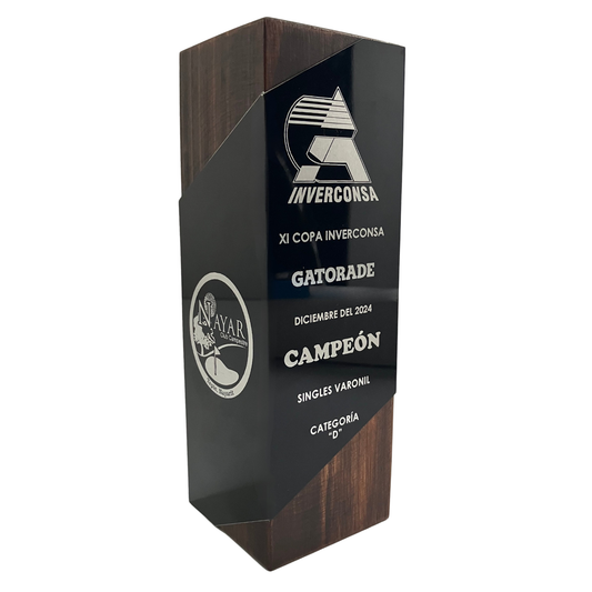 RME103. Trofeo de Madera con Placa Metálica