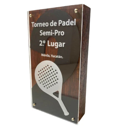 DEP980. Trofeo de Madera con Acrílico PADEL