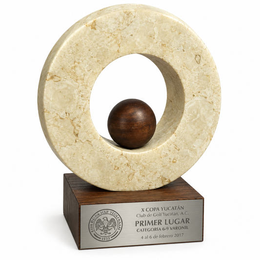 RME720. Trofeo de Piedra Macedonia con Pelota Madera