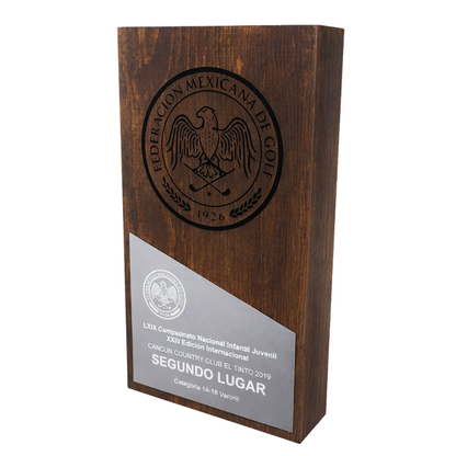 Trofeo de golf de madera